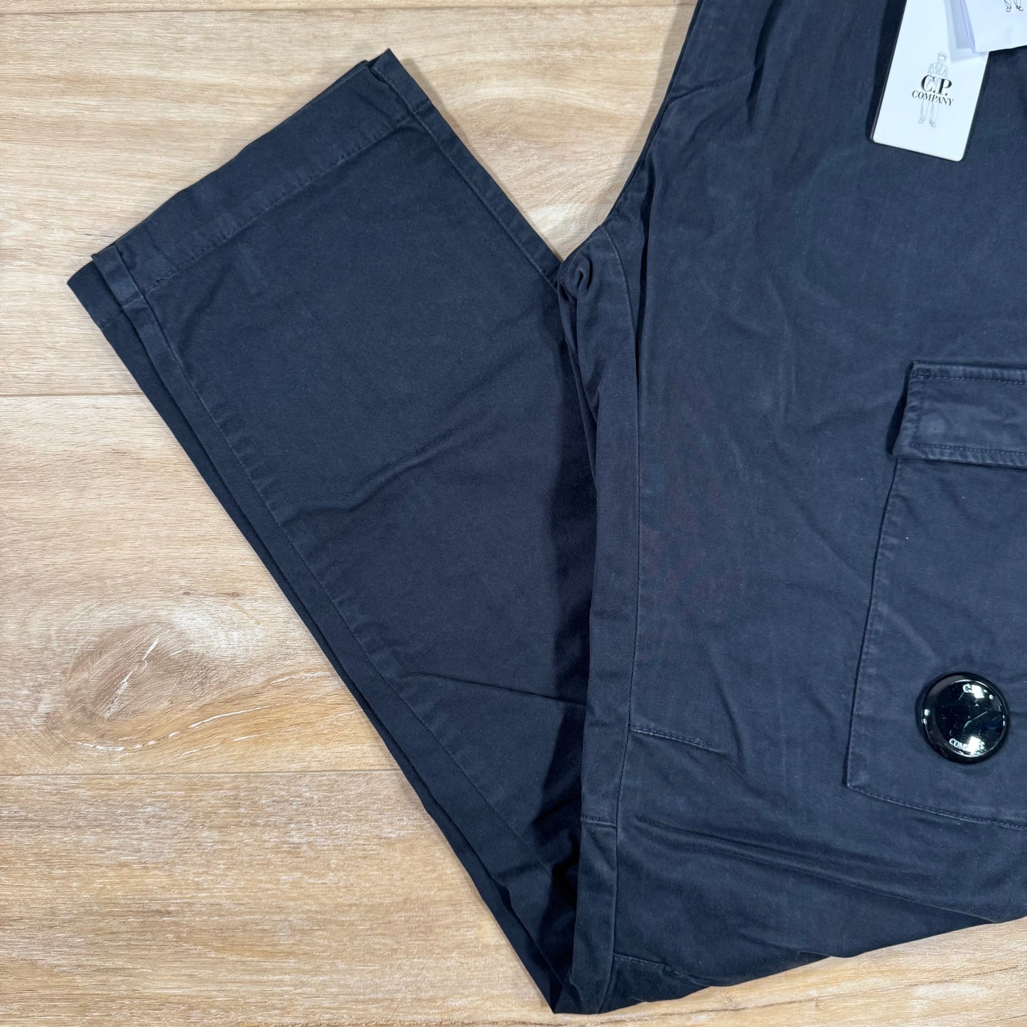 C.P. Company Stretch Sateen Ergonomic Lens Cargo Pants in Navy