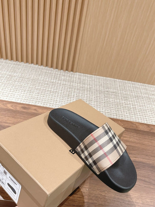 Slippers Burberry