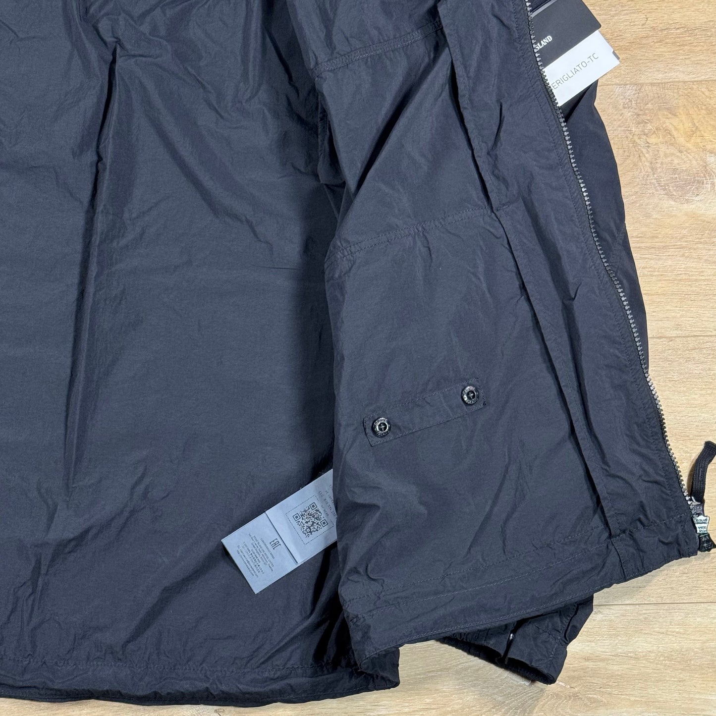 Stone Island Nylon Smerigliato-TC Short Hooded Parka in Black