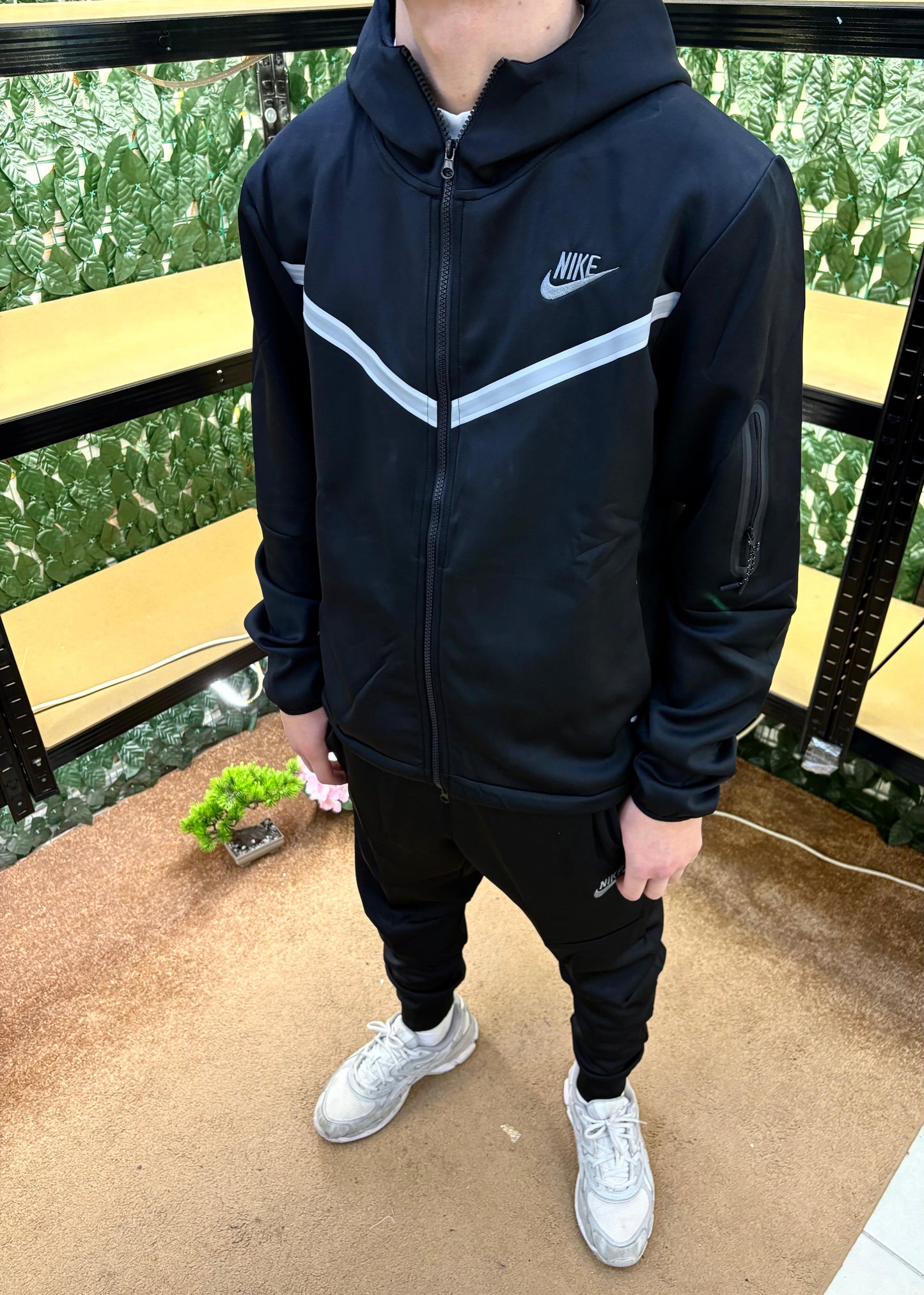 TUTA NIKE TECH