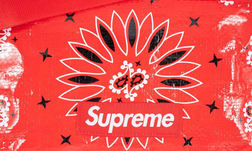 SUPREME BANDANA TARP DUFFLE BAG