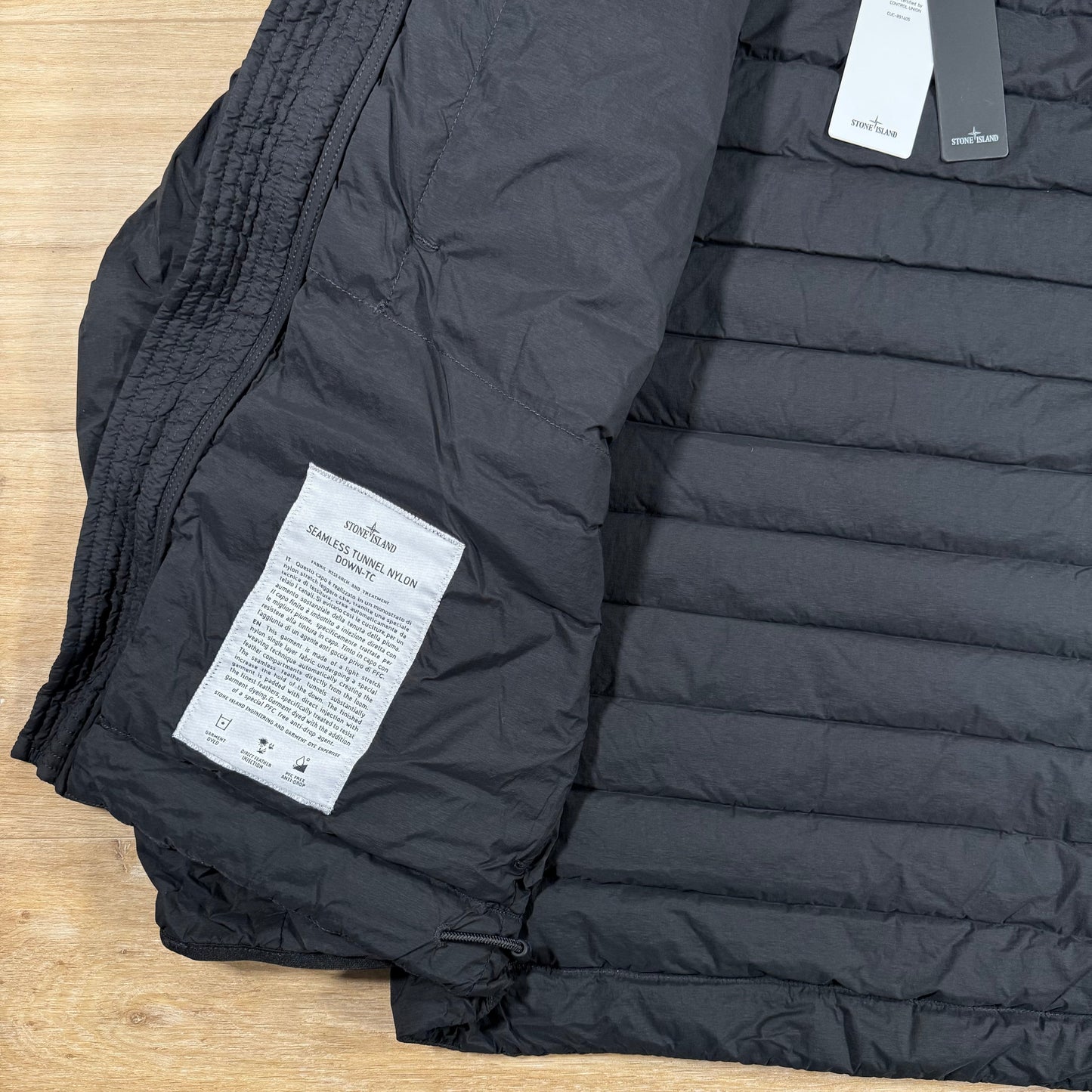 Stone Island Seamless Tunnel Nylon Down-TC Hooded Jacket in Black