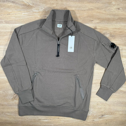 CP Company Diagonal Raised Half-Zipped Lens Sweatshirt in Walnut