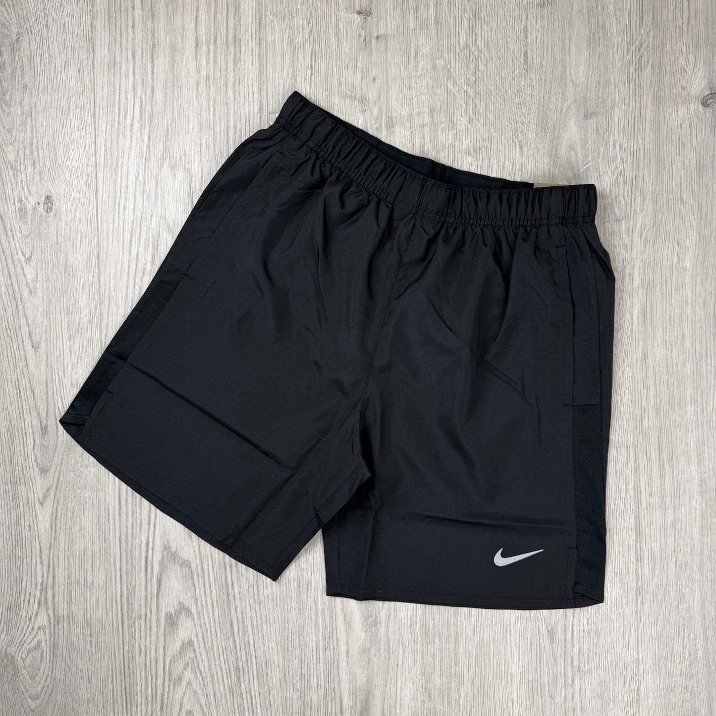 Nike 'Challenger' Pocket Shorts - Black