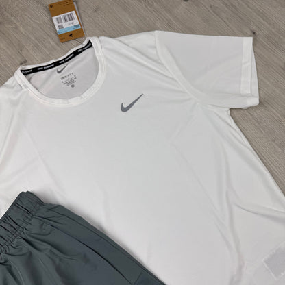 Nike 'Miler' Set - White/Smoke Grey
