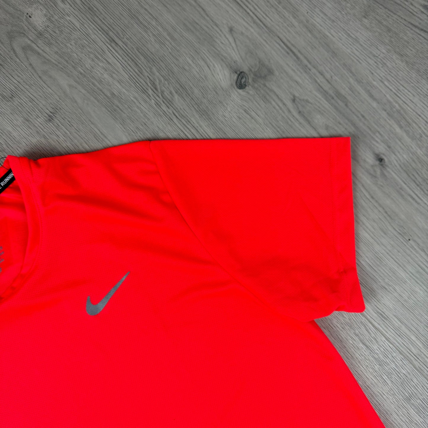 Nike 'Miler' T-Shirt - Crimson