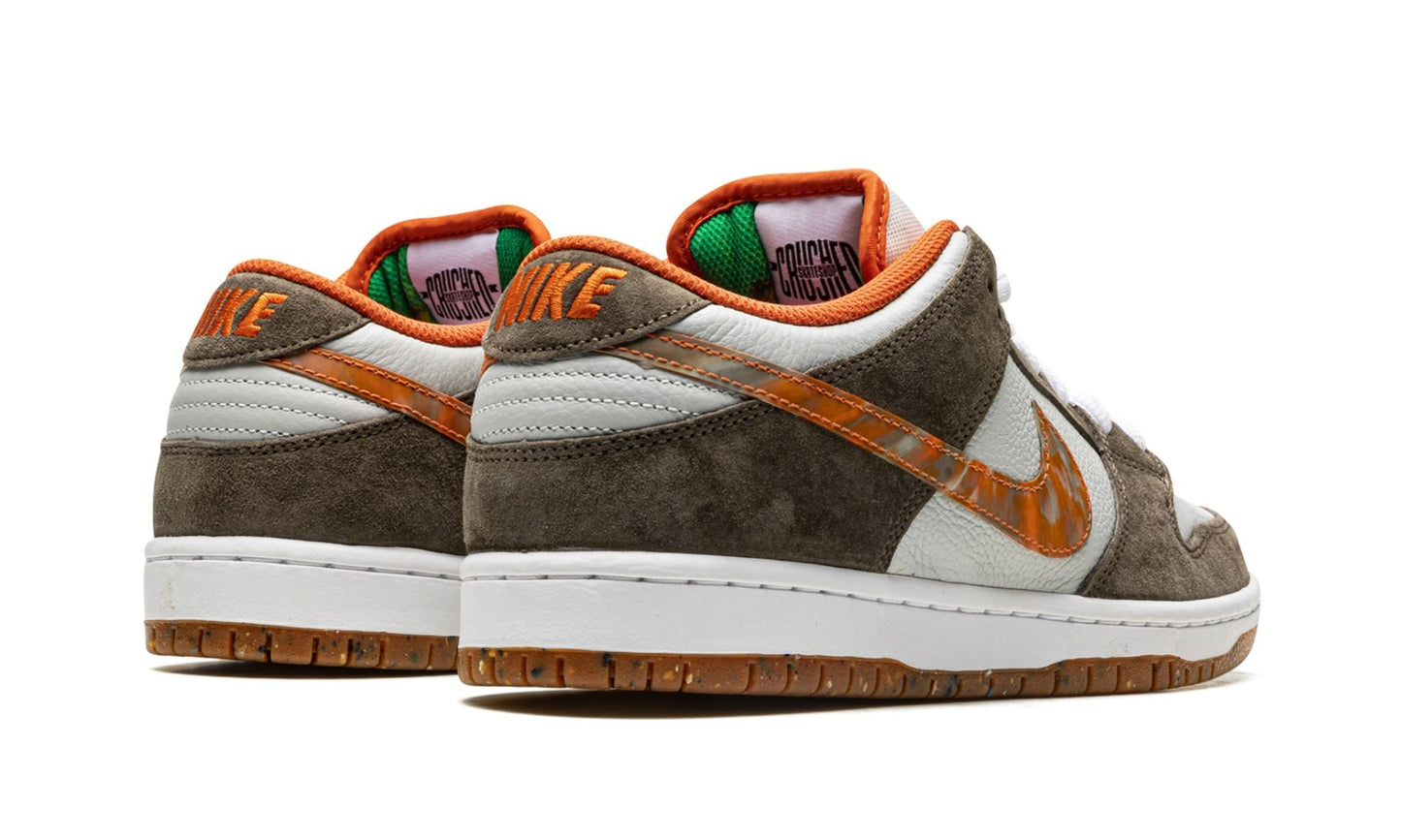 NIKE SB DUNK LOW CRUSHED D.C