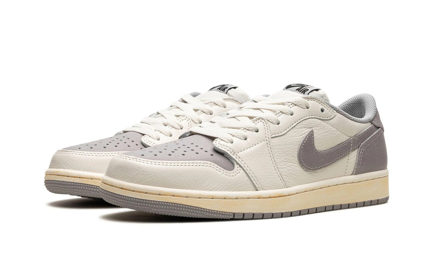 JORDAN 1 RETRO LOW OG ATMOSPHERE GREY