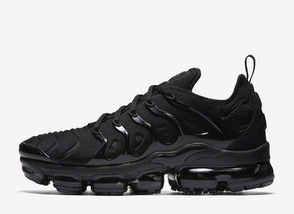 NIKE AIR VAPORMAX PLUS TRIPLE BLACK