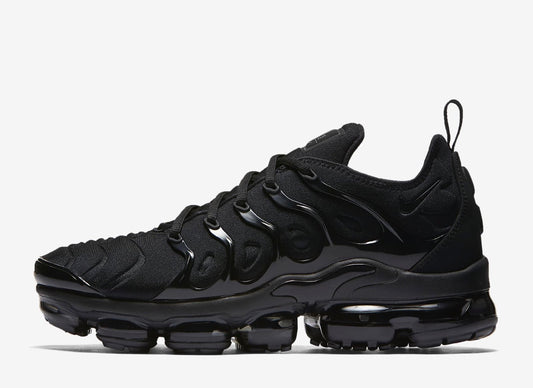 NIKE AIR VAPORMAX PLUS TRIPLE BLACK