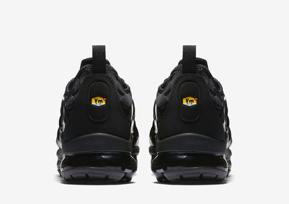 NIKE AIR VAPORMAX PLUS TRIPLE BLACK
