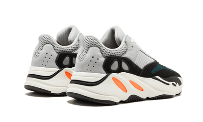 YEEZY 700  WAVE RUNNER