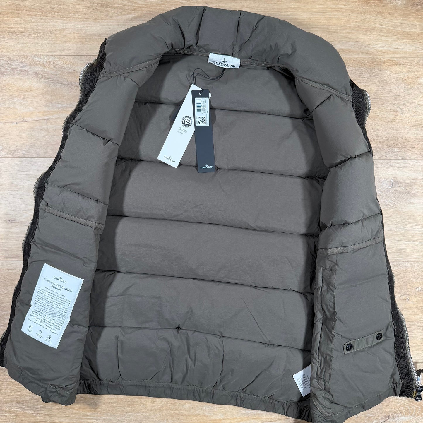 Stone Island Seamless Tunnel Nylon Down-TC Vest in Military Green