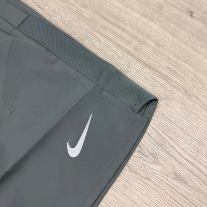 Nike 'Challenger' Pocket Shorts - Smoke Grey