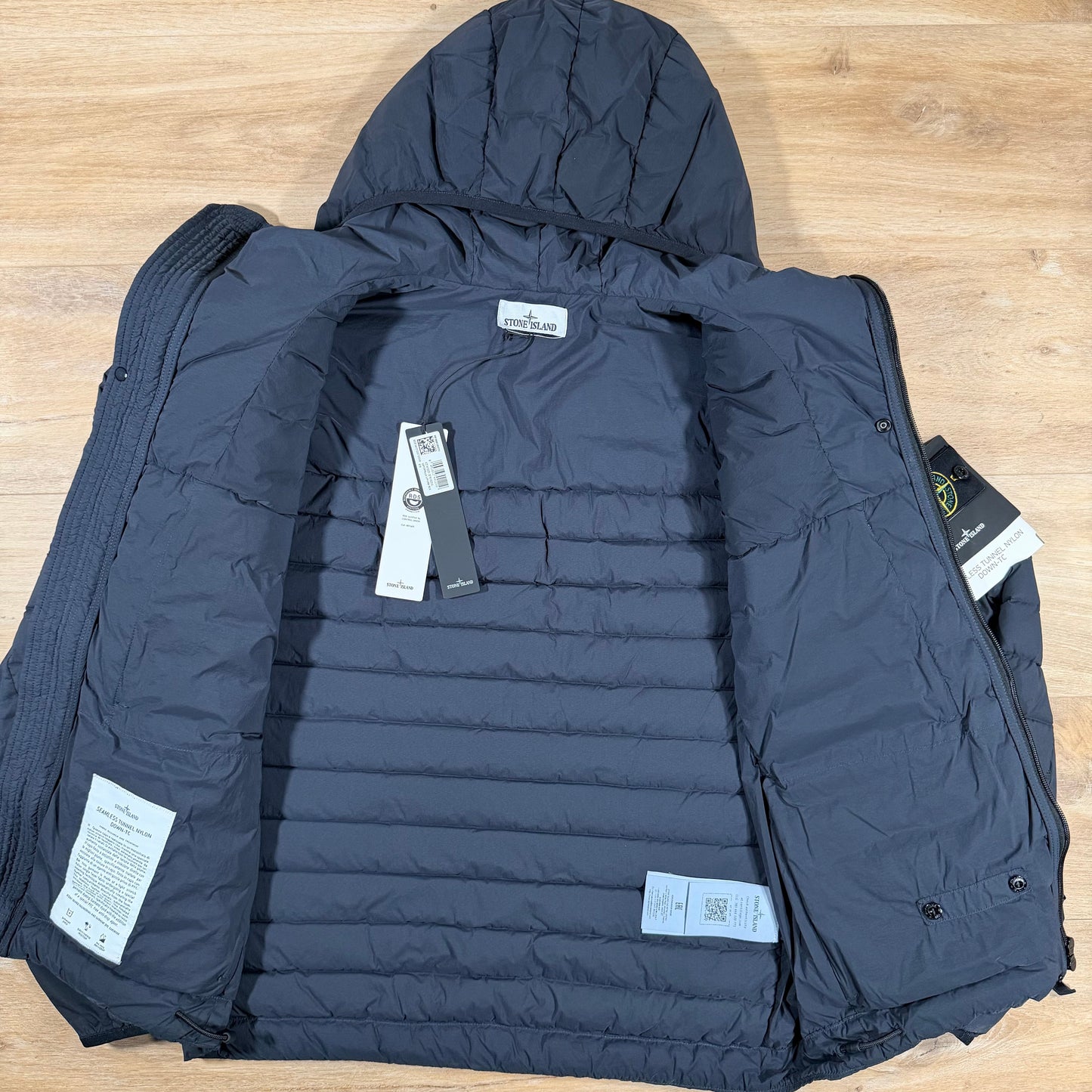 Stone Island Seamless Tunnel Nylon Down-TC Hooded Jacket in Navy