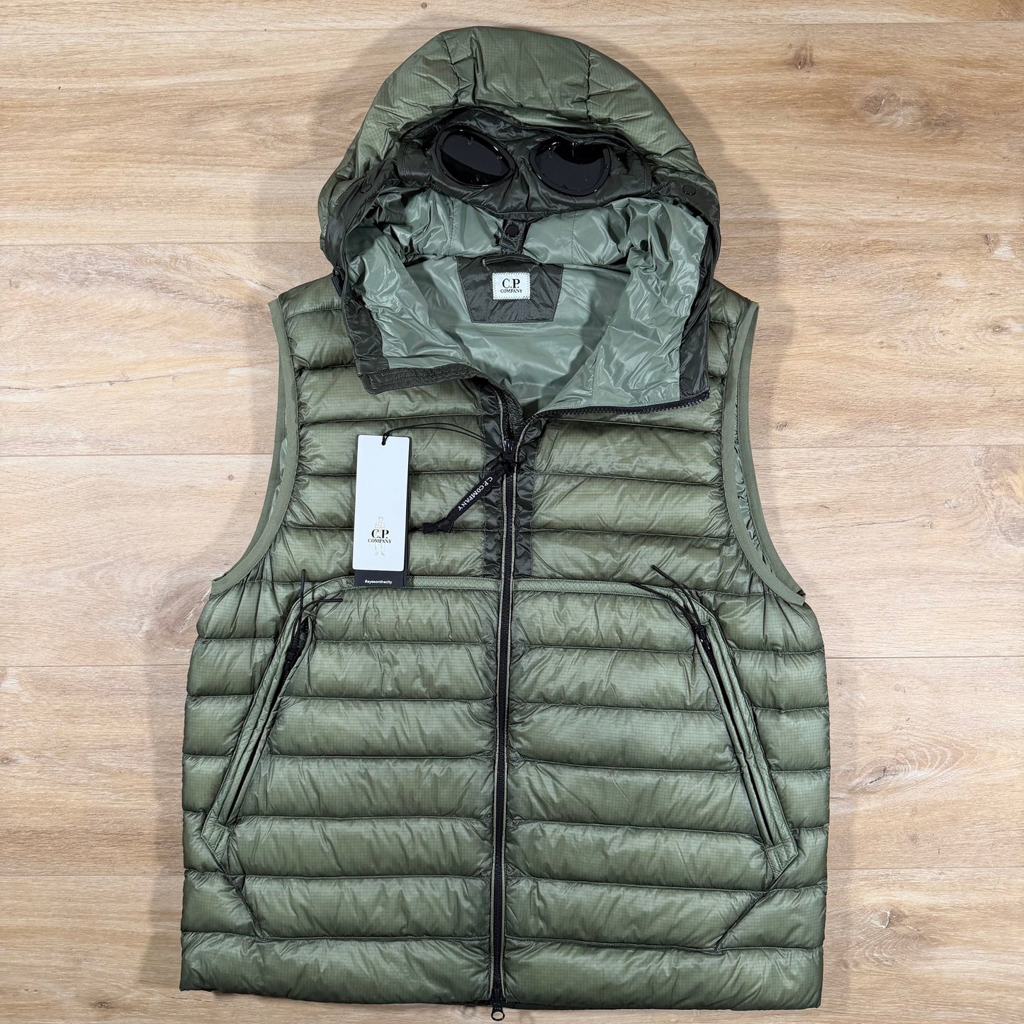 C.P. Company D.D. Shell Goggle Down Gilet in Seagrass - Green