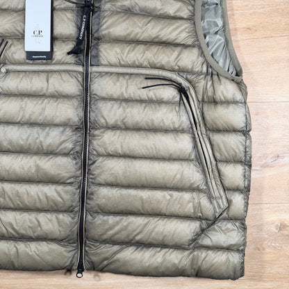 C.P. Company D.D. Shell Goggle Down Gilet in Fungi Grey