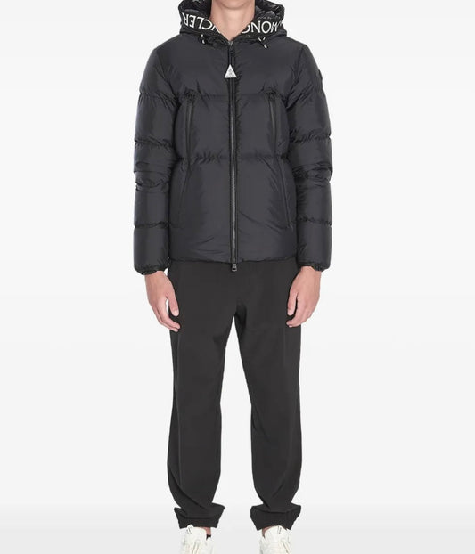GIUBBINO MONCLER UOMO NERO SCRITTA SUL CAPPUCCIO