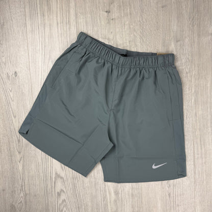 Nike 'Challenger' Pocket Shorts - Smoke Grey