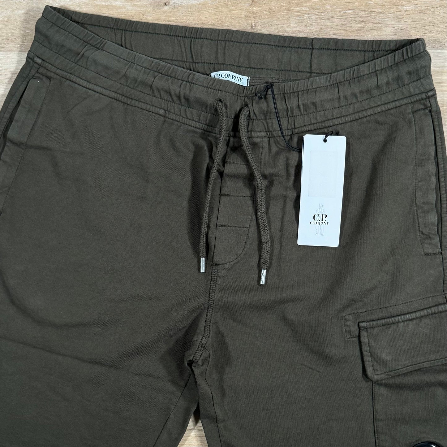 C.P. Company Light Fleece Cargo Lens Shorts in Ivy Green