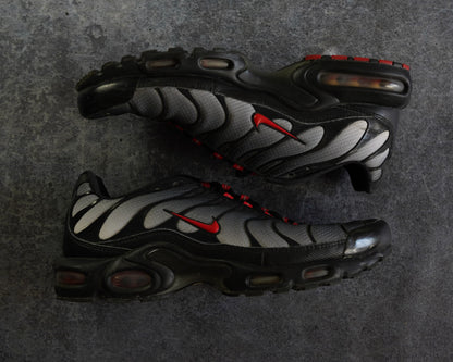 Nike TN Air Max Plus 'Black Gradient Red' (45)