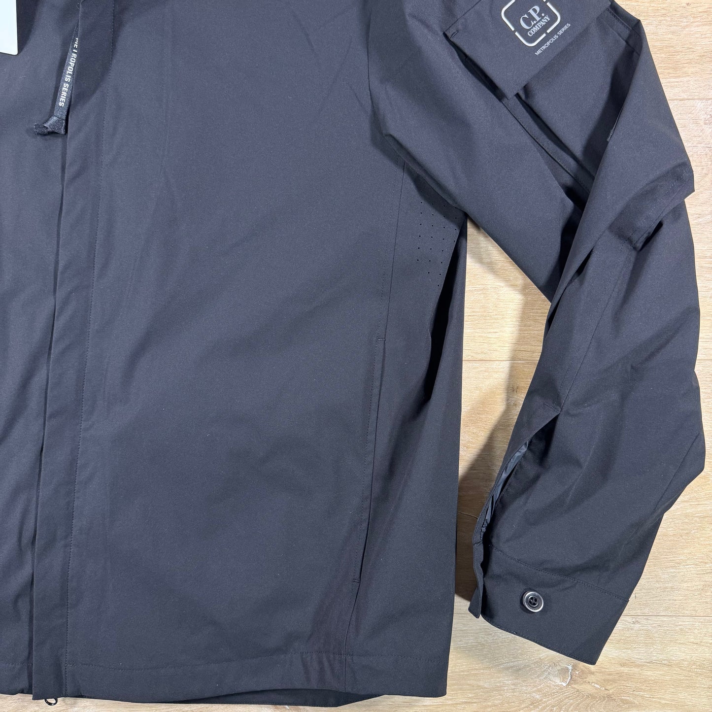 C.P. Company Metropolis Series Metro-Tek Overshirt in Black