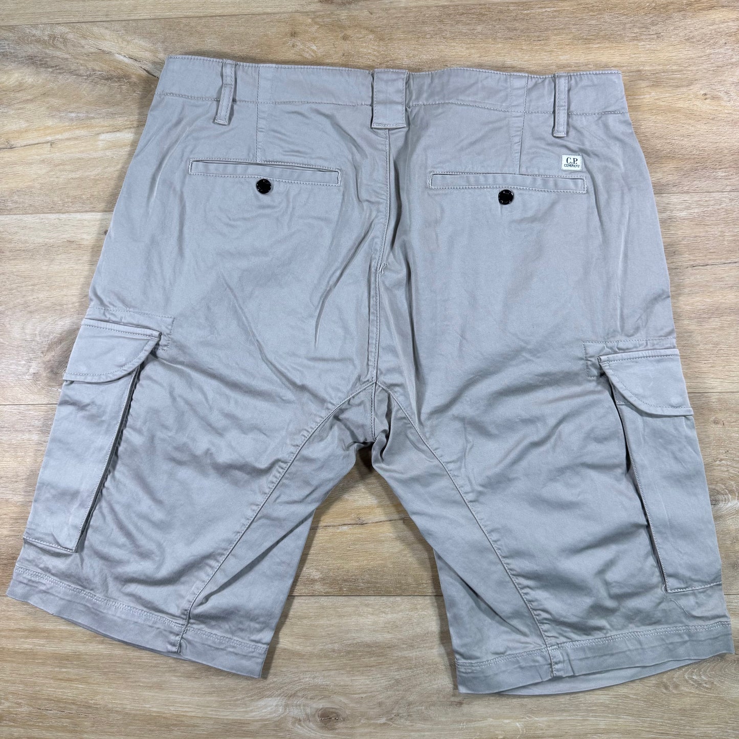 C.P. Company Stretch Sateen Cargo Lens Shorts in Dove