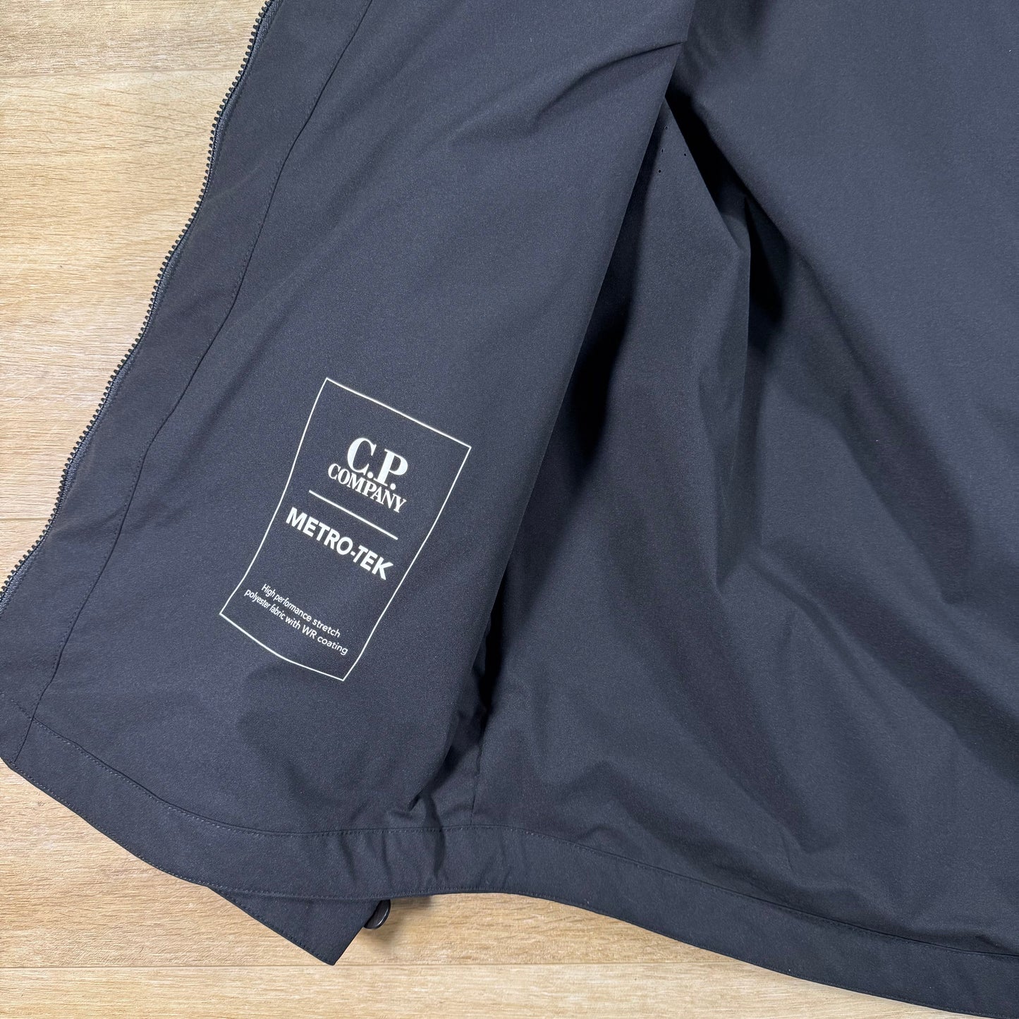 C.P. Company Metropolis Series Metro-Tek Overshirt in Black