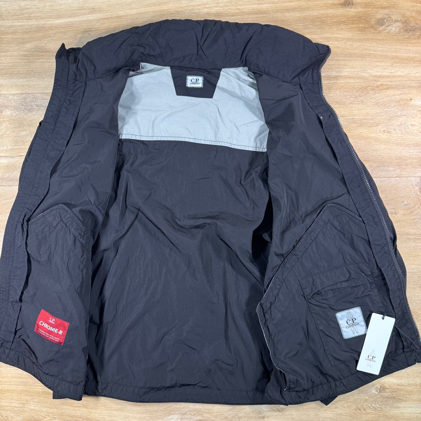 C.P. Company Chrome-R Lens Jacket in Black