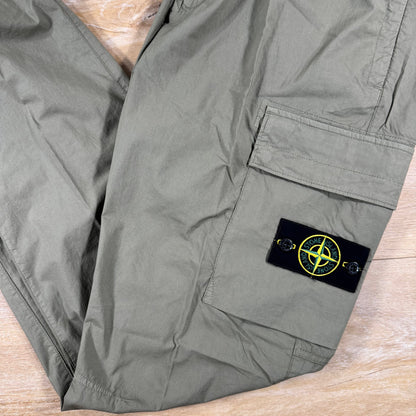 Stone Island Stretch Cotton Tela 'Paracadute' Cargo Pants in Military Green