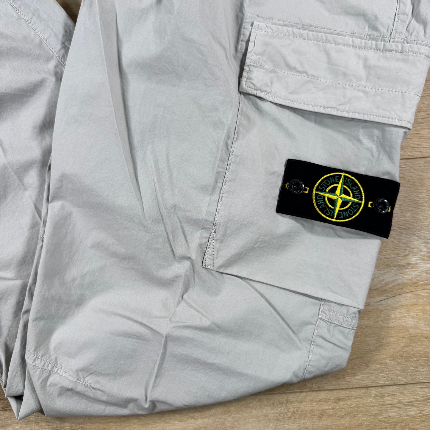 Stone Island Stretch Cotton Tela 'Paracadute' Cargo Pants in Pearl Grey