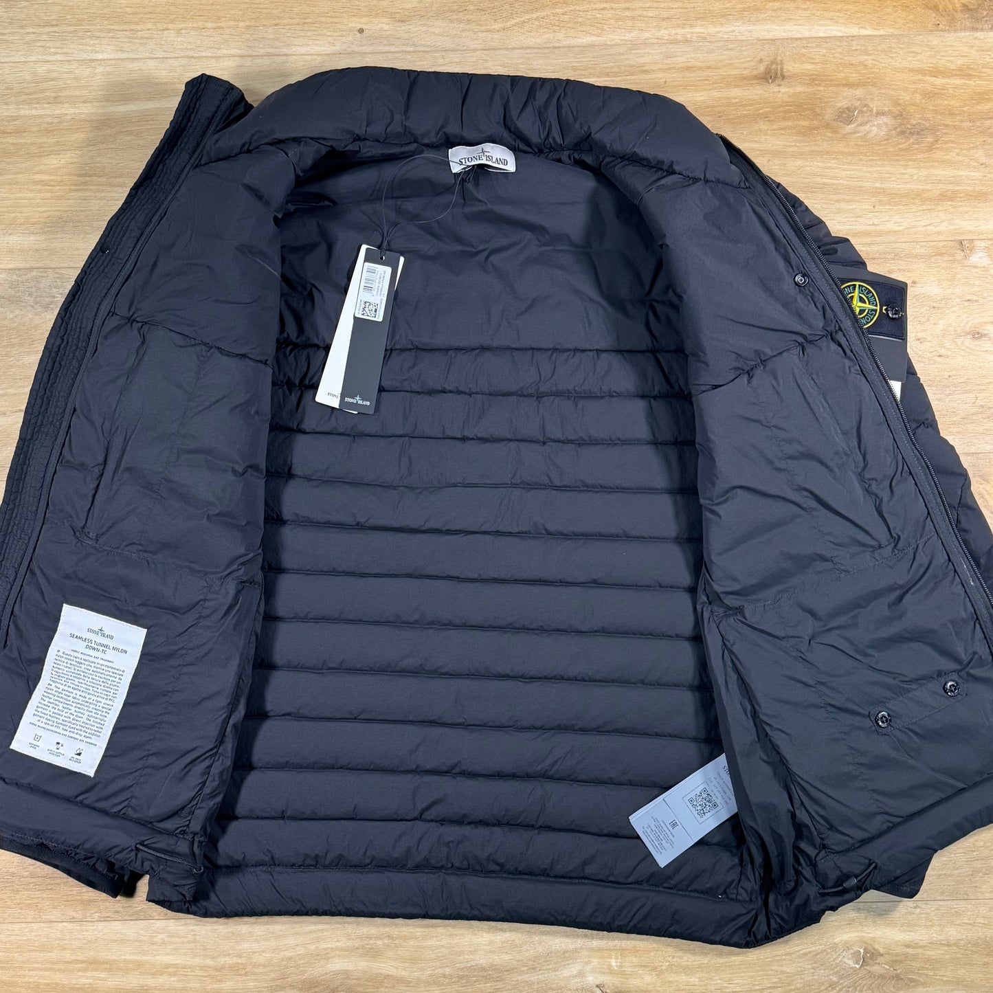 Stone Island Seamless Tunnel Down-TC Stand Collar Jacket in Black