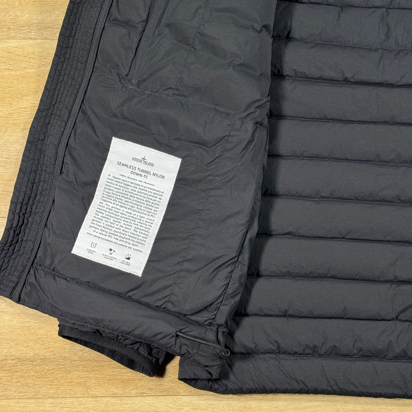Stone Island Seamless Tunnel Down-TC Stand Collar Jacket in Black