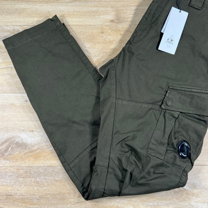 C.P. Company Stretch Sateen Ergonomic Lens Cargo Pants in Ivy Green
