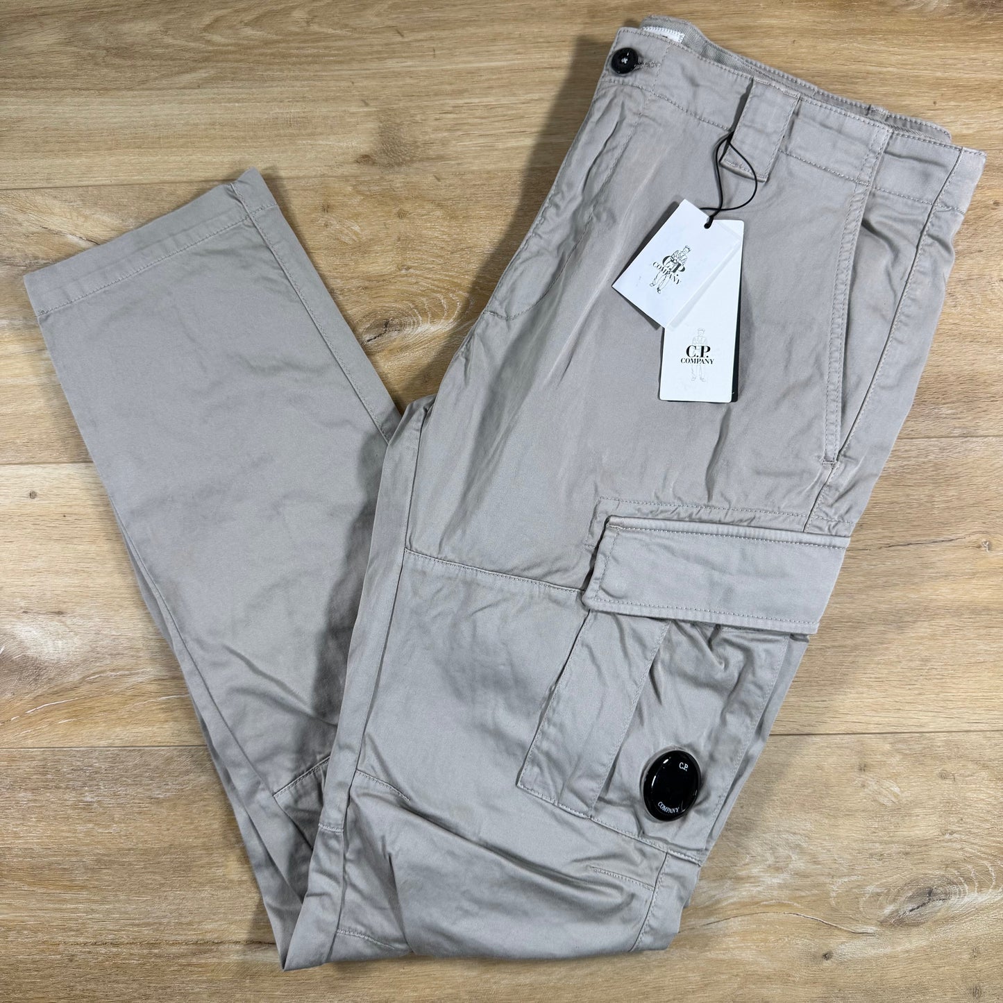 C.P. Company Stretch Sateen Ergonomic Lens Cargo Pants in Dove