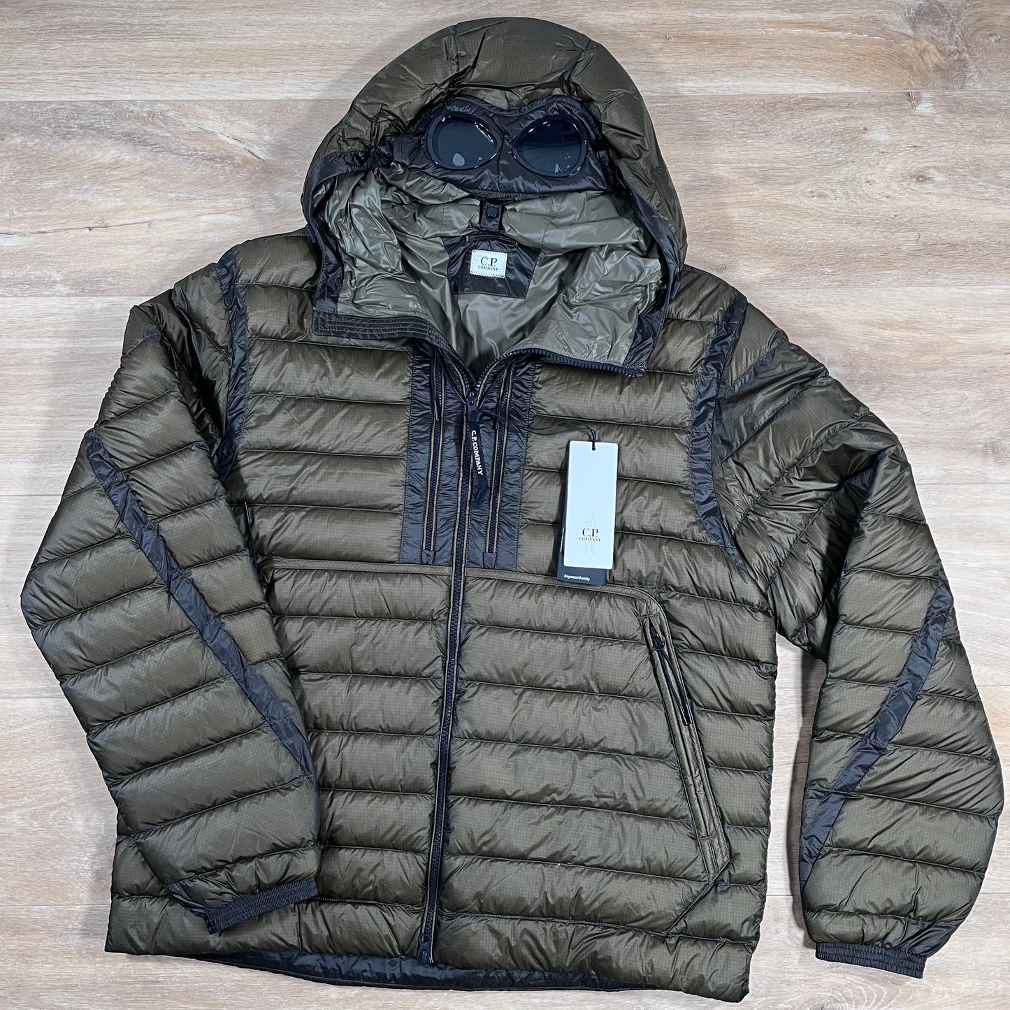 C.P. Company D.D. Shell Goggle Down Jacket in Ivy Green