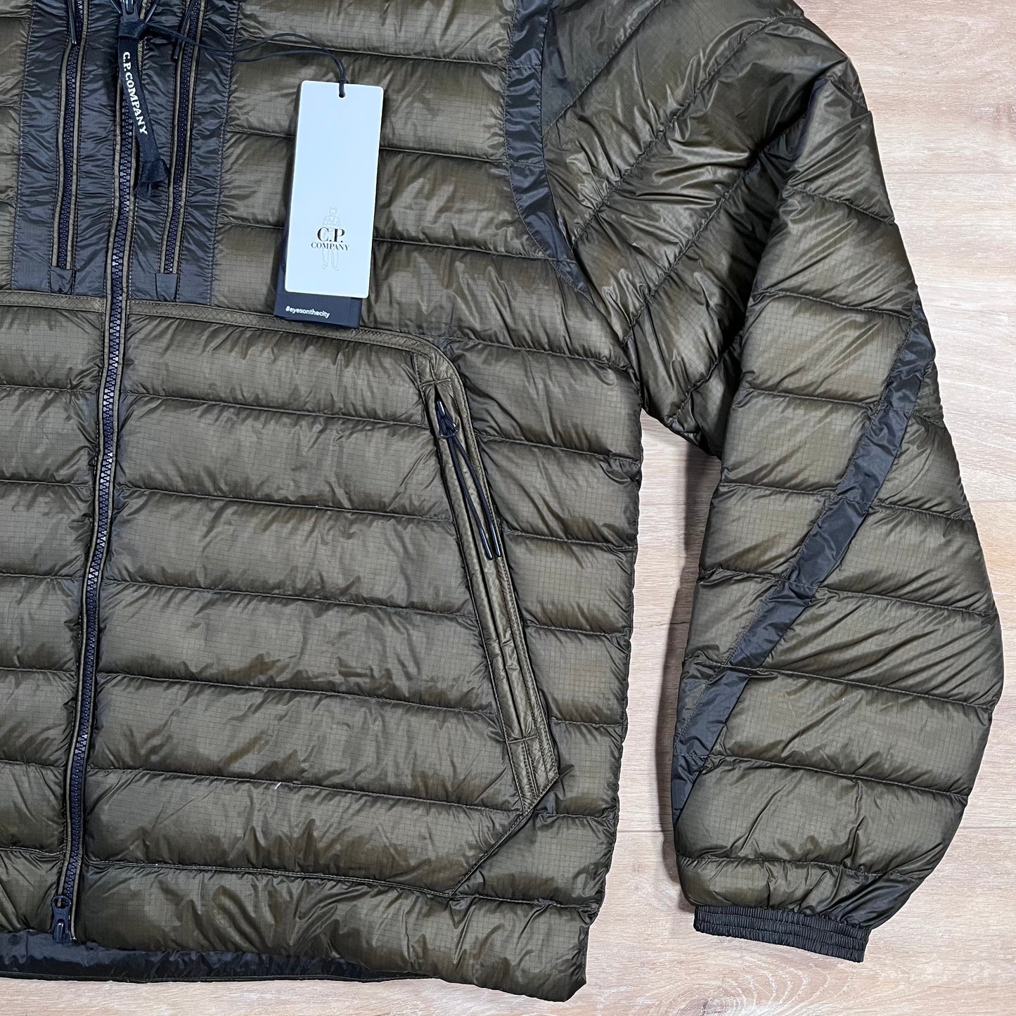 C.P. Company D.D. Shell Goggle Down Jacket in Ivy Green
