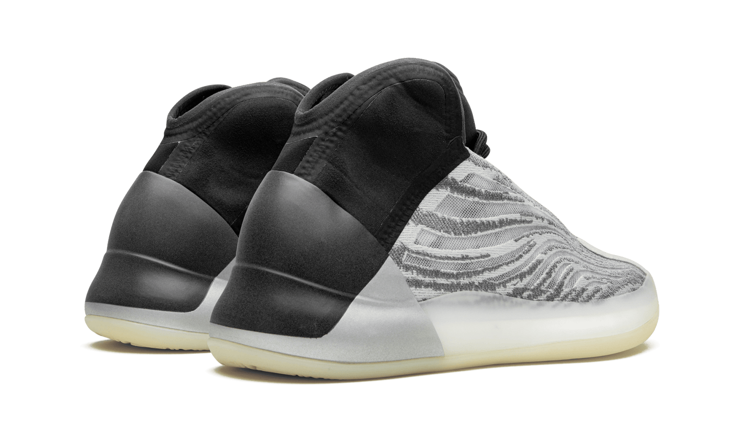 YEEZY QNTM QUANTUM
