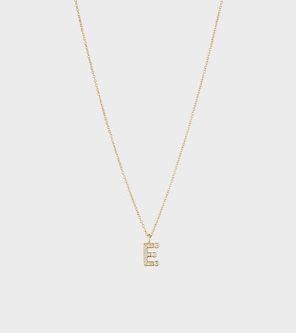 Simple E Necklace Gold
