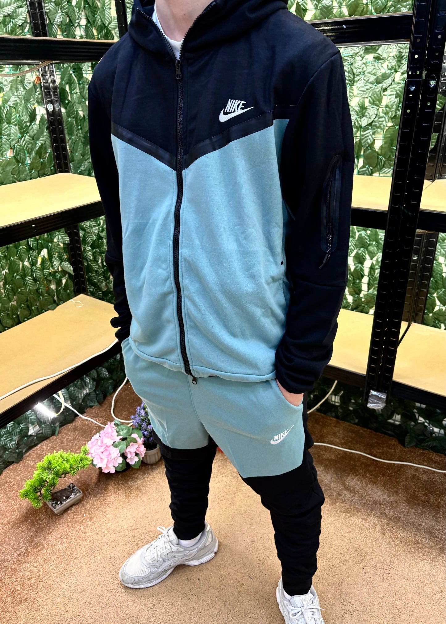 TUTA NIKE TECH