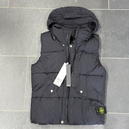 SMANICATO IMBOTTITO STONE ISLAND CON CAPPUCCIO ESTRAIBILE NERO