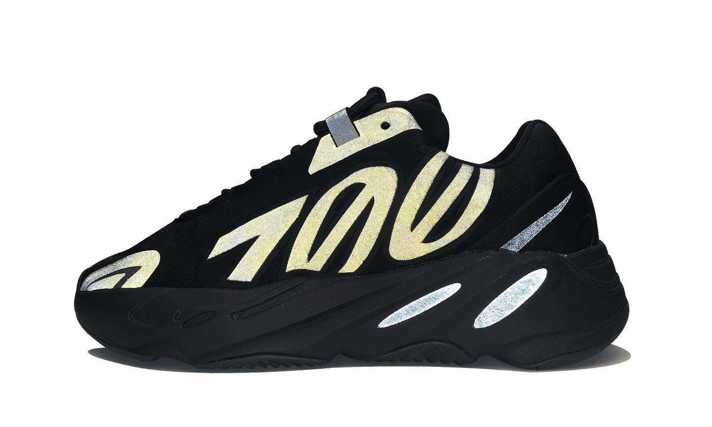 YEEZY 700 MNVN TRIPLE BLACK