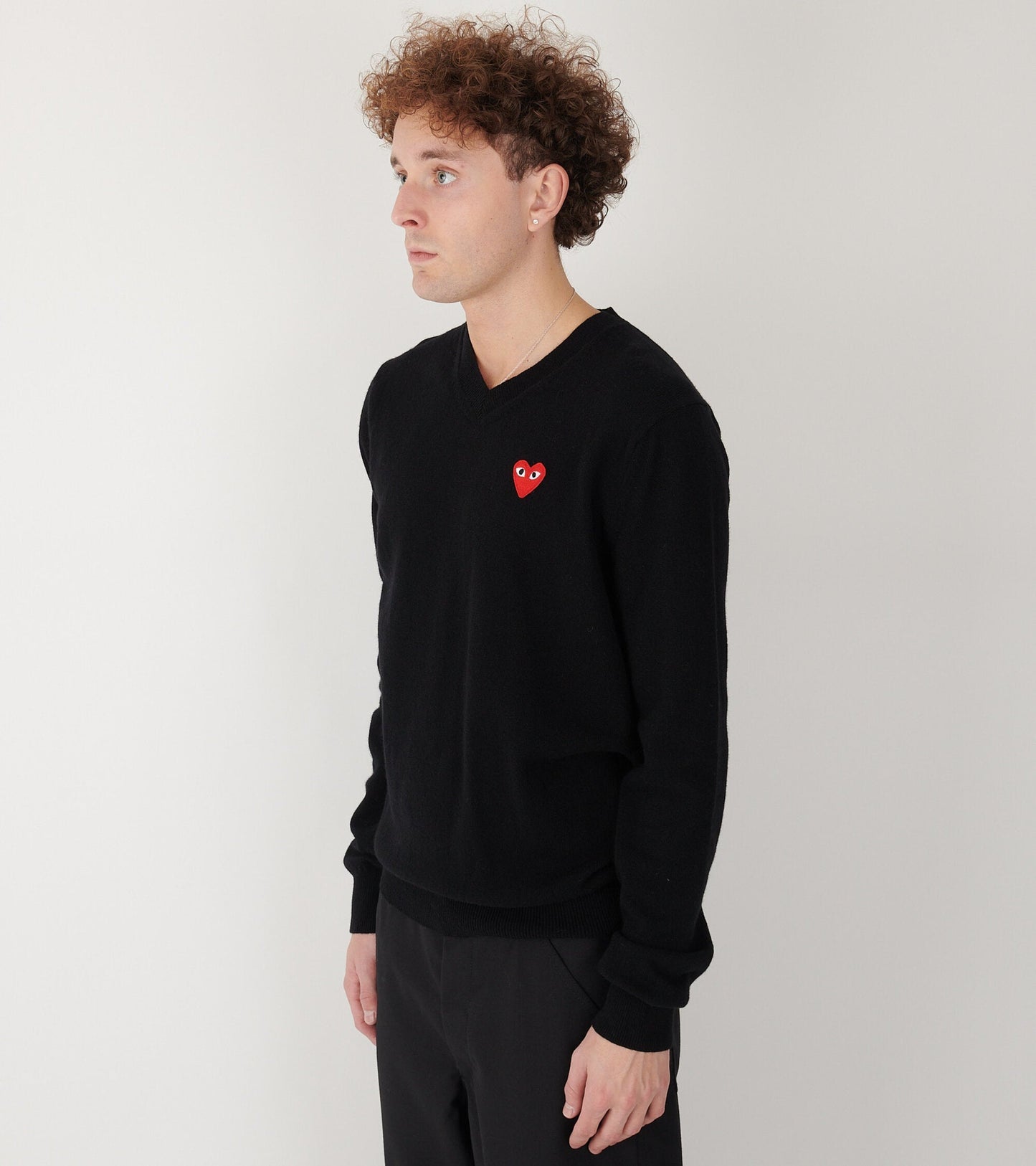 U Red Heart V-neck Knit Black